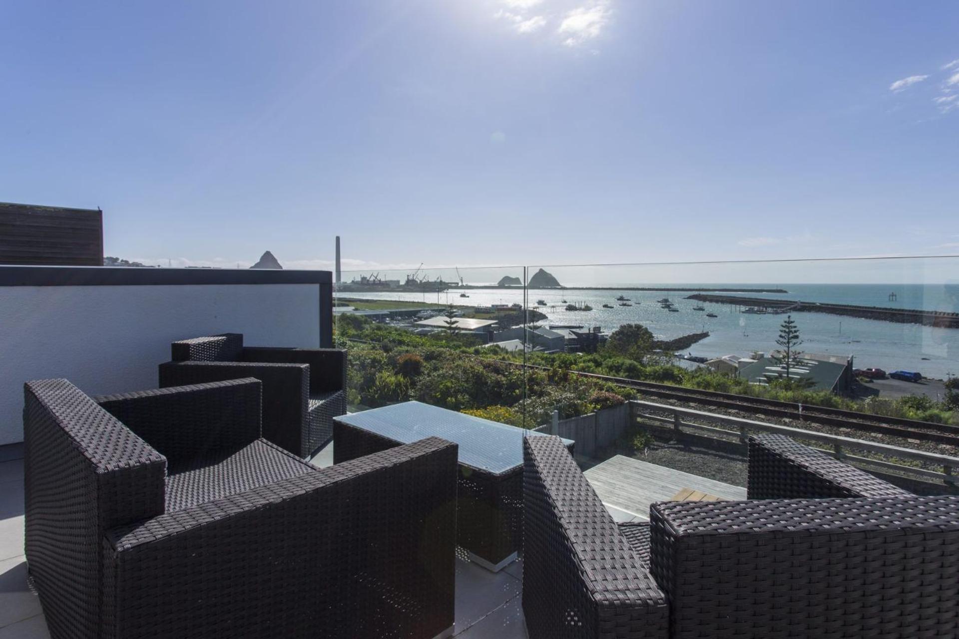 The Waterfront Escape Villa นิวพลีมัธ ภายนอก รูปภาพ